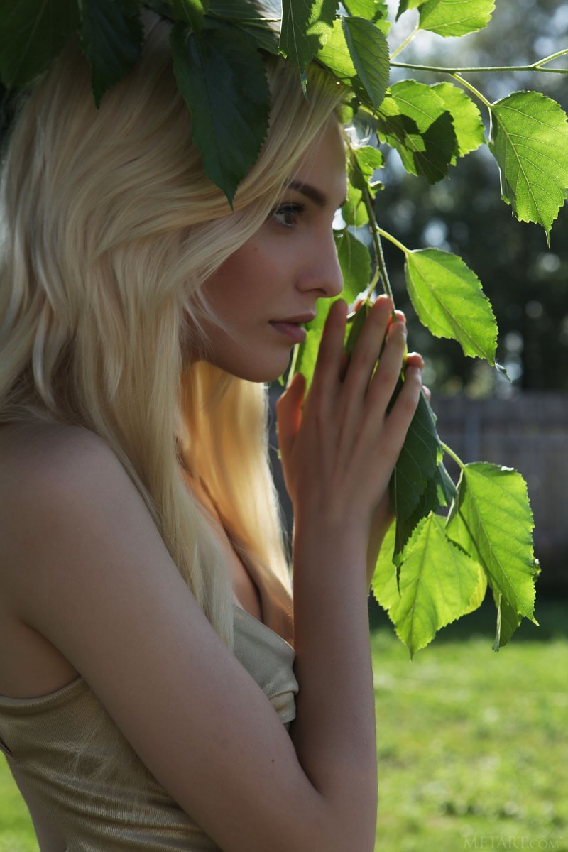 Нина, 24